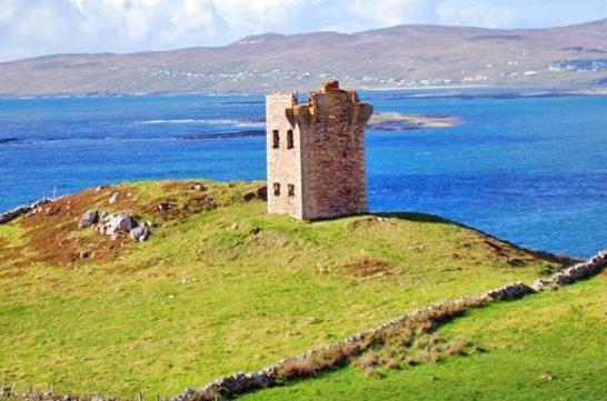 Dungloe Lakeside Lodging Apartment ภายนอก รูปภาพ