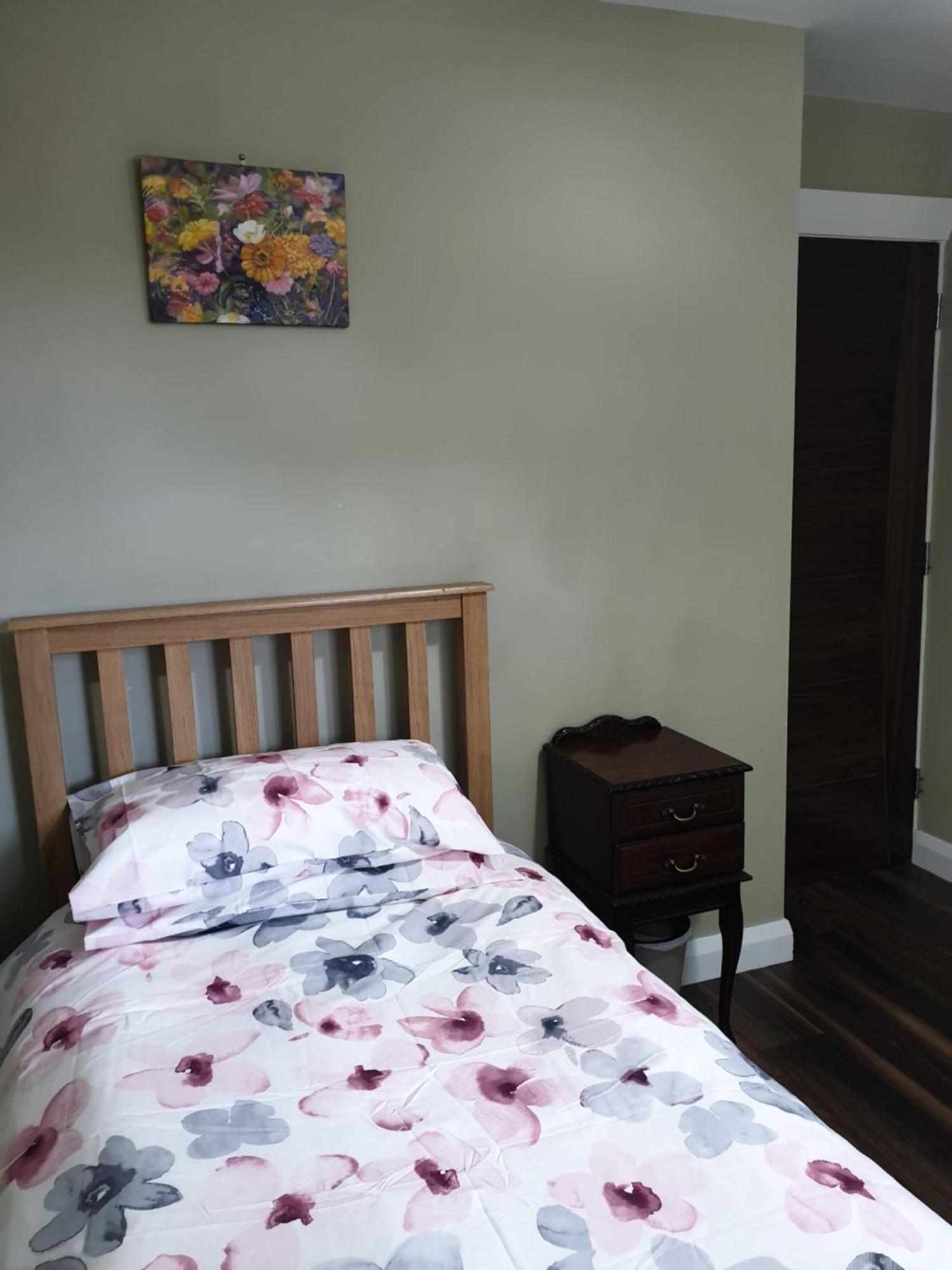 Dungloe Lakeside Lodging Apartment ภายนอก รูปภาพ
